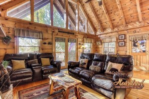 TV, caminetto, tavolo da calcetto