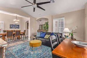 TV, fireplace, stereo - Ahwatukee Retreat with Spectacular Desert Sunsets (Phoenix)