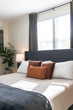 4 Schlafzimmer, Schreibtisch, Bügeleisen/Bügelbrett, kostenloses WLAN