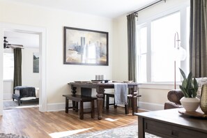 2 bedrooms, desk, iron/ironing board, free WiFi