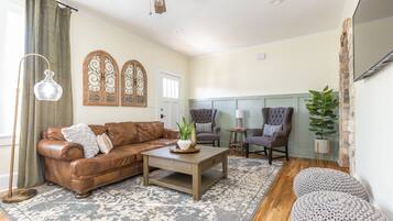 Älytelevisio, työhuone, tietokoneen näyttö