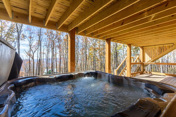 Tina de hidromasaje al aire libre