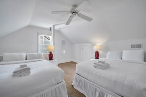 3 bedrooms, desk, iron/ironing board, free WiFi