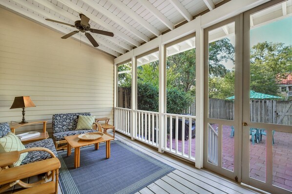Terrace/patio - Charming Abode on Quiet Street w/ Courtyard and Parking by Lucky Savannah (Savannah)