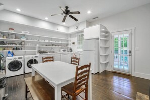 Fridge, microwave, oven, stovetop - Charming Abode on Quiet Street w/ Courtyard and Parking by Lucky Savannah (Savannah)