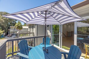 屋外ダイニングエリア