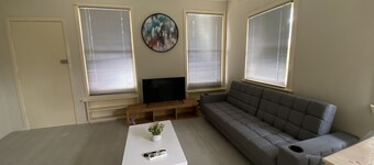 Mitcham train station  2 bedrooms unit