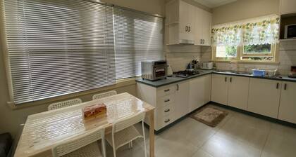 Mitcham train station  2 bedrooms unit