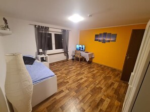 4 Schlafzimmer, Schreibtisch, kostenloses WLAN, Bettwäsche