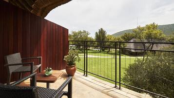 Deluxe Room | Terrace/patio