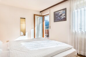 3 bedrooms, free WiFi, bed sheets