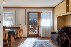 Streaming services - Apartment "Villa Erina C" with Mountain View, Balcony & Wi-Fi (Ortisei)