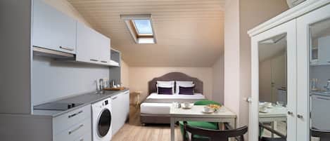 Standard Loft | 2 bedrooms, Egyptian cotton sheets, premium bedding, desk