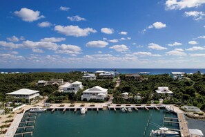 Marina - Wesbrook Studio - New, Cozy Retreat with Dock Slip in Marnie’s Landing (Hope Town)