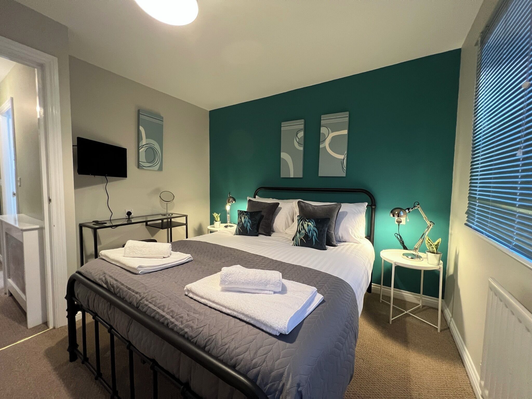 3 bedrooms, iron/ironing board, free WiFi