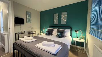 3 bedrooms, iron/ironing board, free WiFi