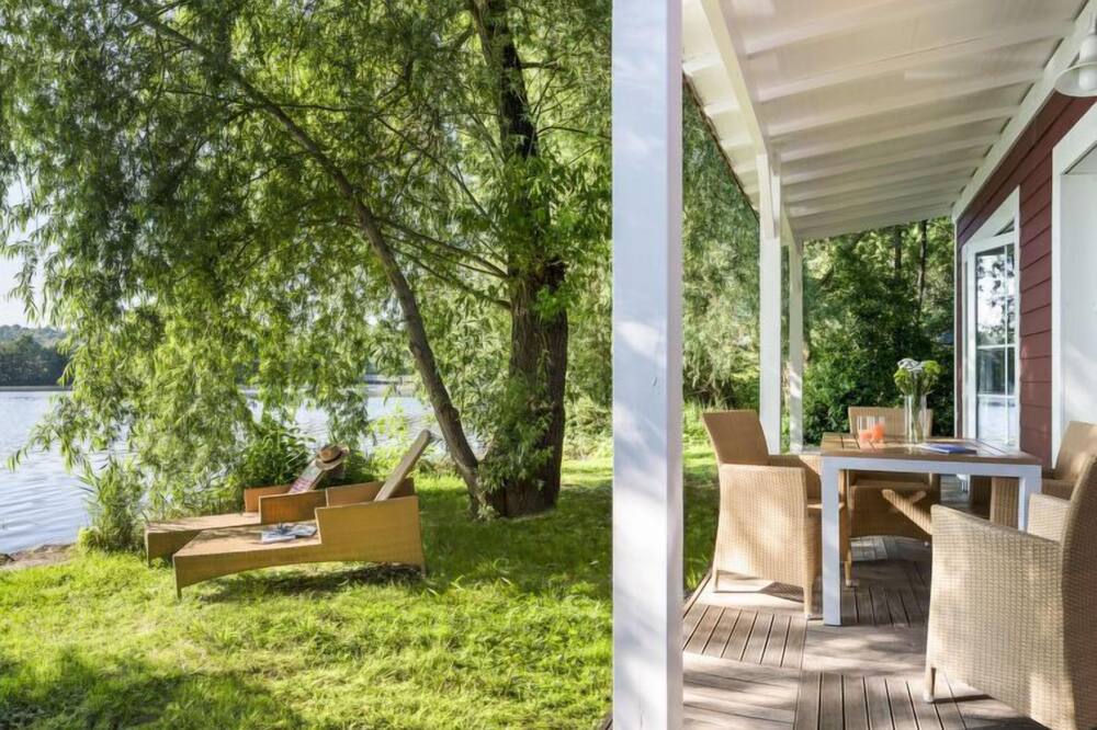 Lakeside Cottage VIP by Interhome