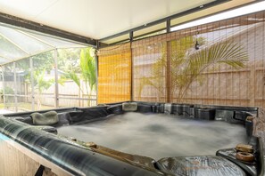 Indoor spa tub