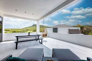 Outdoor dining - Blue Bay | The Reef | Balcony (Sint Michiel)