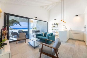 Flat-screen TV, offices - Blue Bay | The Reef | Penthouse (Sint Michiel)