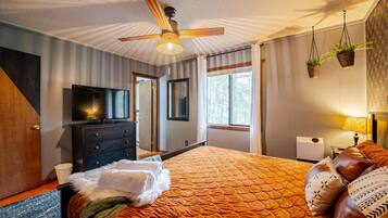 5 bedrooms, desk, iron/ironing board, travel crib