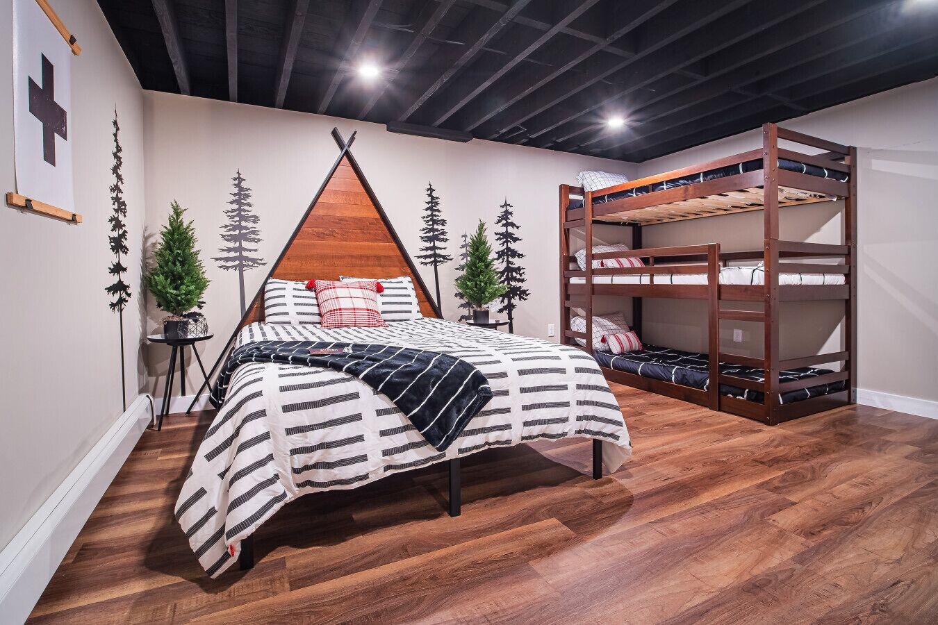 3 多间卧室、办公桌、熨斗/熨衣板、旅行婴儿床