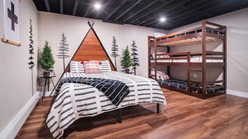 3 bedrooms, desk, iron/ironing board, travel crib