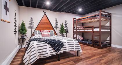 Hot Tub, Game Room, BBQ & Playhouse Oasis – Family Retreat, 5mins to Lake!