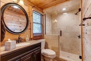 Bathtub, jetted tub, hair dryer, towels - Top of the mountain! Cozy 3-Level Log Cabin with Stunning Mountain Sunset Views. (Ellijay)