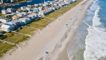 House, 3 Bedrooms | Beach | On the beach