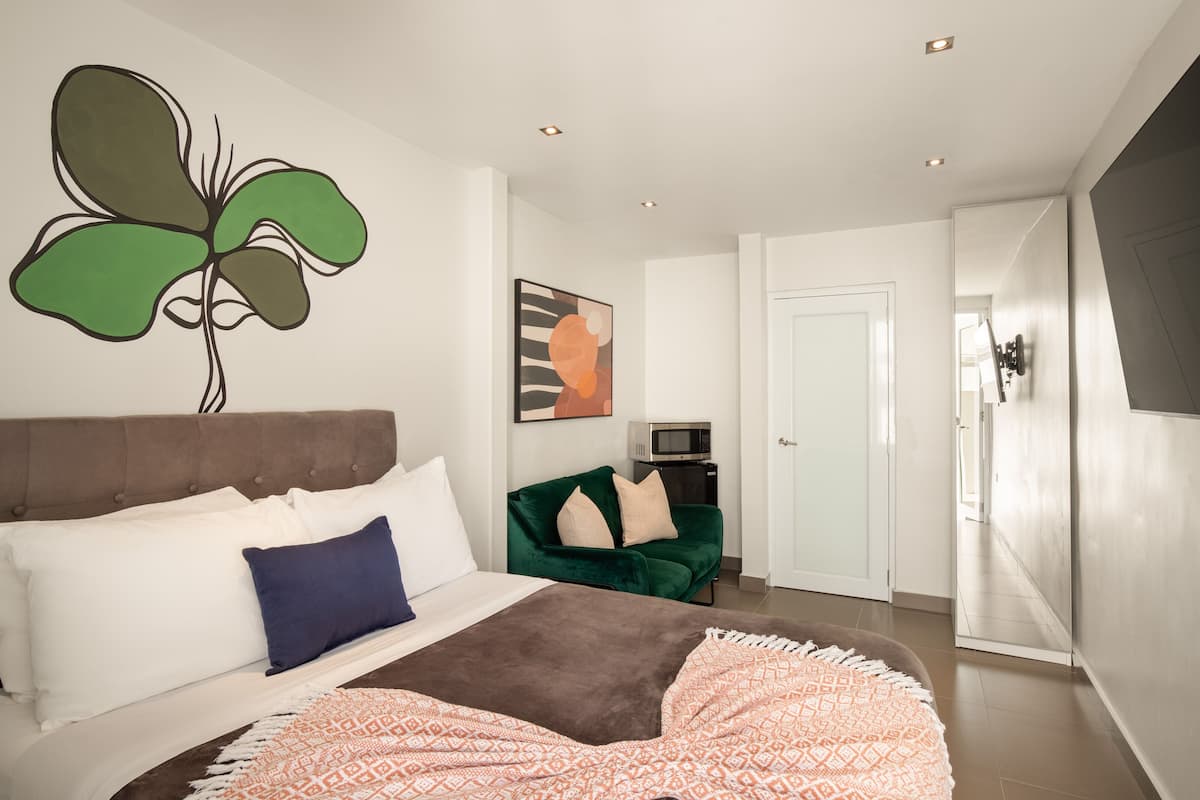 Standard Room, 1 Full Bed - 13 | WiFi (free), individually decorated, individually furnished, bed sheets