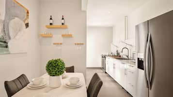 Appartement Supérieur, 2 chambres, balcon | Cuisine privée