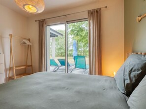 3 Schlafzimmer, Schreibtisch, Bügeleisen/Bügelbrett, WLAN