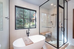 Hair dryer, towels - MOUNTAIN MODERN RUSTIC- Contemporary Elegance & Easy Walk-to-Ski Access (Mountain Village)