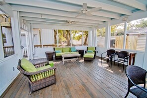 تلفزيون ذكي، مشغل دي في دي