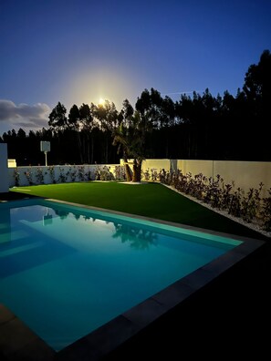 A heated pool - Superb Villa 2km from the beach (São Martinho do Porto)