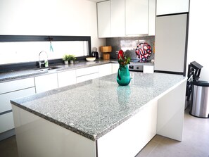 Microwave, oven, stovetop, dishwasher