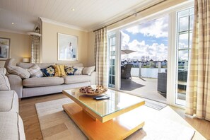 TV - Windrush Lake 66, Sun Kissed Lodge - Lakeside Holiday Lodge, Hot Tub, Sleeps 8 (South Cerney)