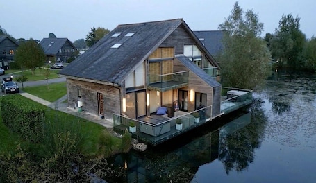 Exterior. Waters Edge 15, Kingsholm (P)