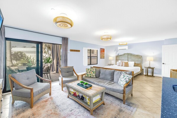 4 bedrooms, desk, iron/ironing board, travel crib