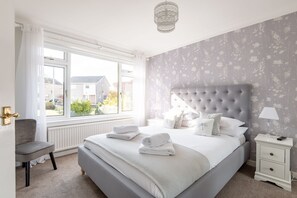 2 室のベッドルーム、アイロン / アイロン台、WiFi (無料)、ベッドシーツ