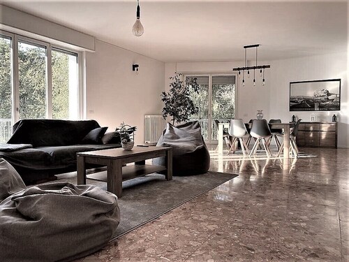 Spacious and bright apartment surrounded by greenery 10 minutes from Varese
