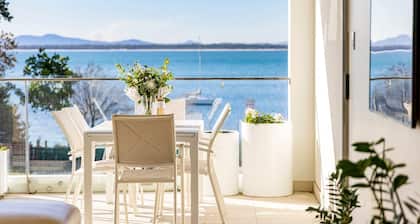 Aura 3 Spectacular Beachside Views