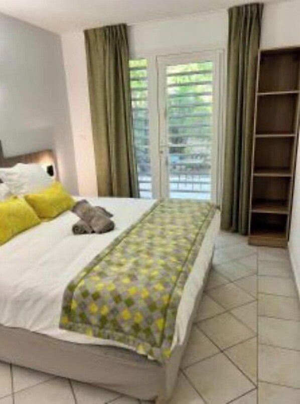 2 bedrooms, WiFi, bed sheets