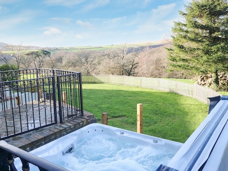 Cottage | Interior. Nant Moel Isaf Farm