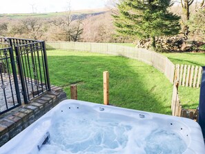 Cottage | Property grounds - Nant Moel Isaf Farm (Swansea)