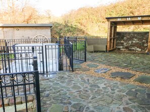 Cottage | Exterior - Nant Moel Isaf Farm (Swansea)