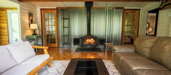 JUMANJI bord de l'eau et Spa