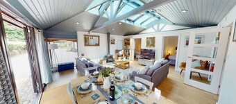 3 bedroom Lodge boasting a superb location
