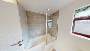 Bathroom - Arniss - sleeps 20 guests  in 9 bedrooms (Fordingbridge)